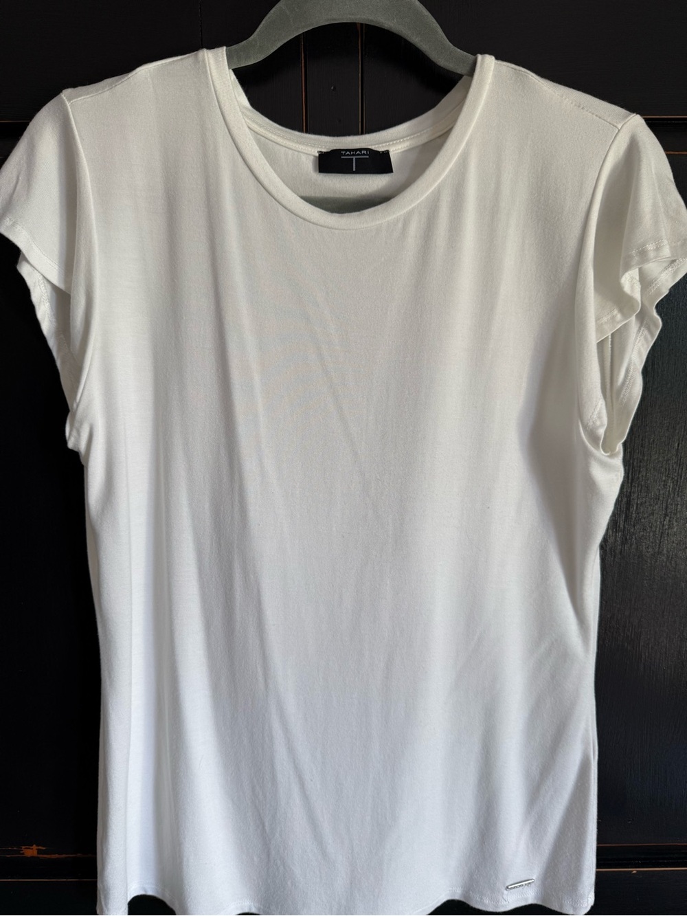 Tahari White Short Sleeve Crewneck Tee